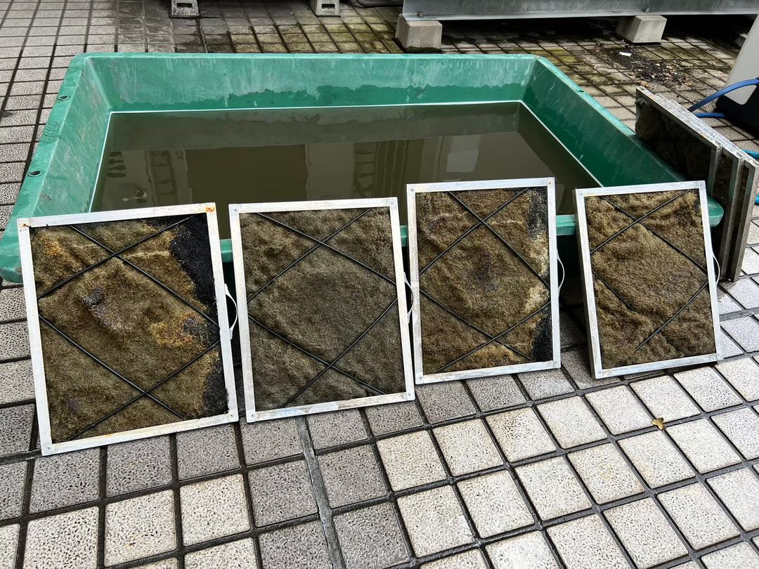 吹田市 エアコンフィルタークリーニング(施工前)の施工事例