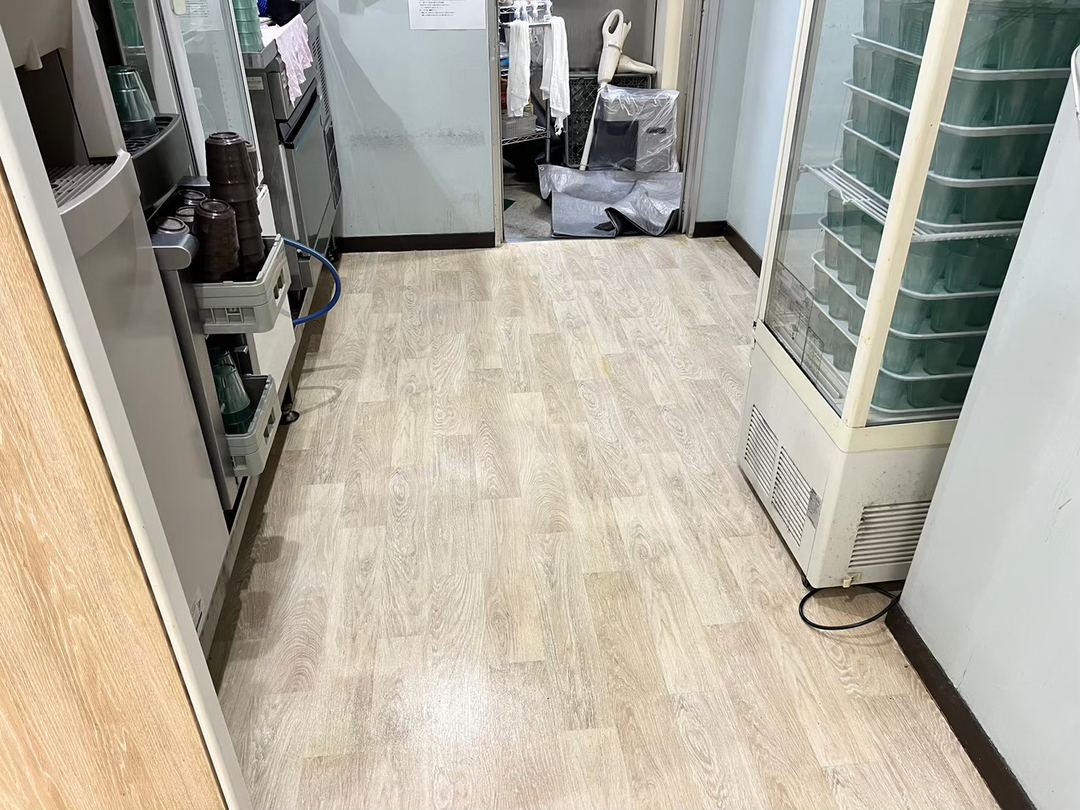 吹田市 床ワックス剥離(施工後)の施工事例