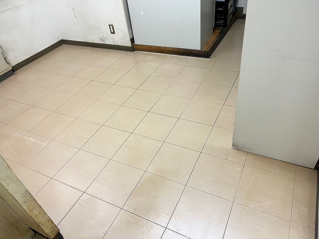 吹田市 床清掃・ワックスがけ(施工後)の施工事例